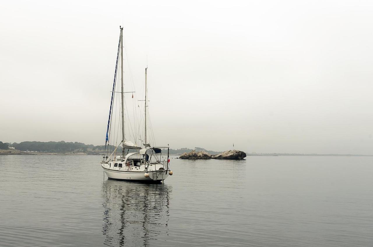 Lluisalbert L' Escala Bagian luar foto