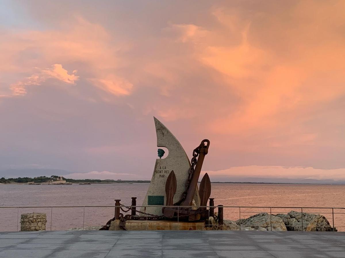 Lluisalbert L' Escala Bagian luar foto